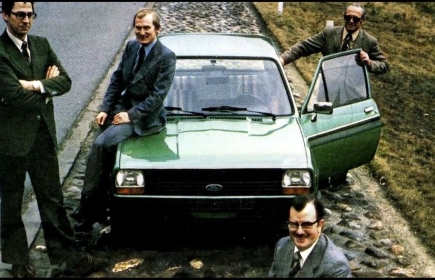 Onze vriend Karel Willaert testte de Ford Fiesta in jaren zeventig uit op het circuit in Lommel